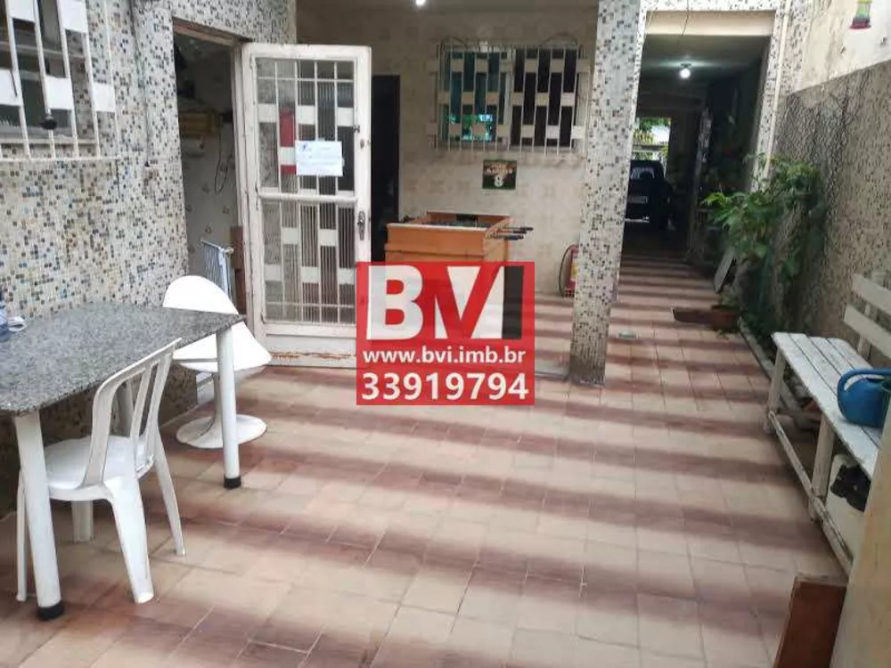 Casa à venda com 3 quartos, 250m² - Foto 4