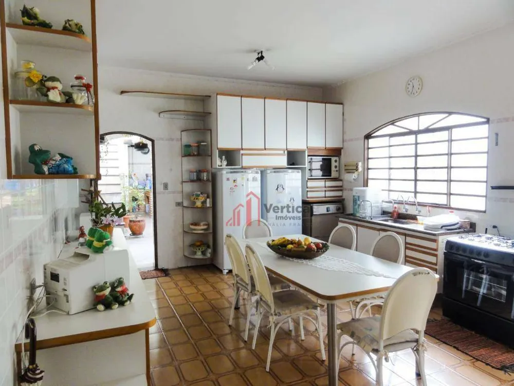 Sobrado, 3 quartos, 218 m² - Foto 2