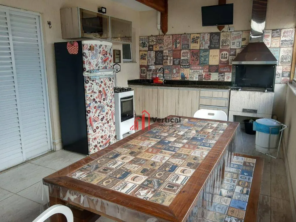 Sobrado, 4 quartos, 226 m² - Foto 1