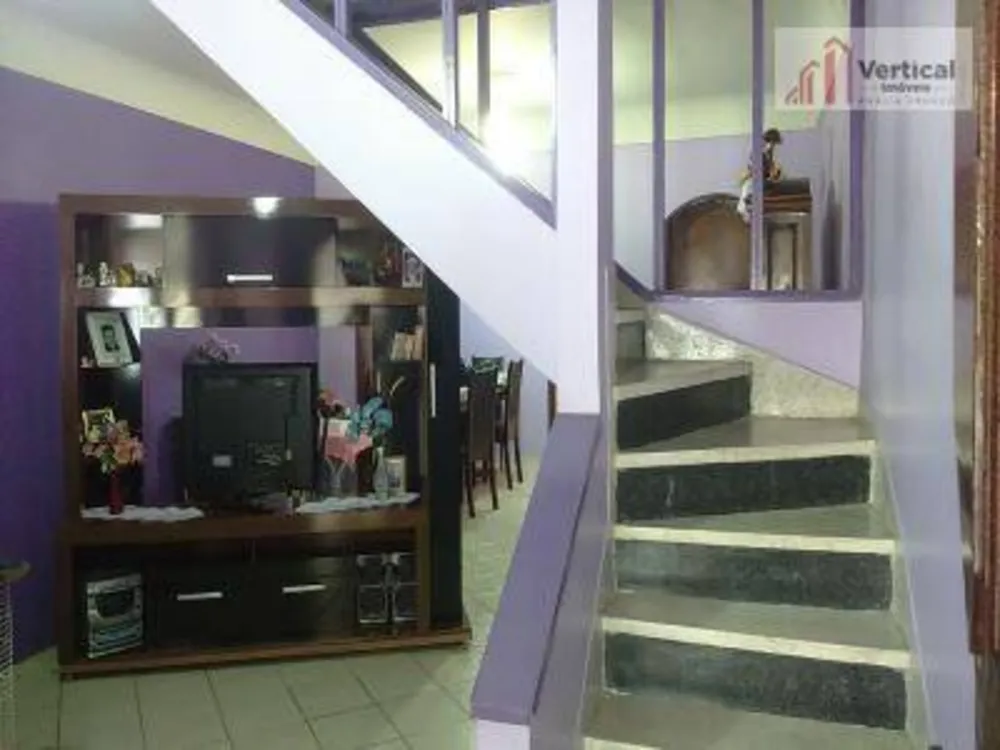 Sobrado, 4 quartos, 180 m² - Foto 1