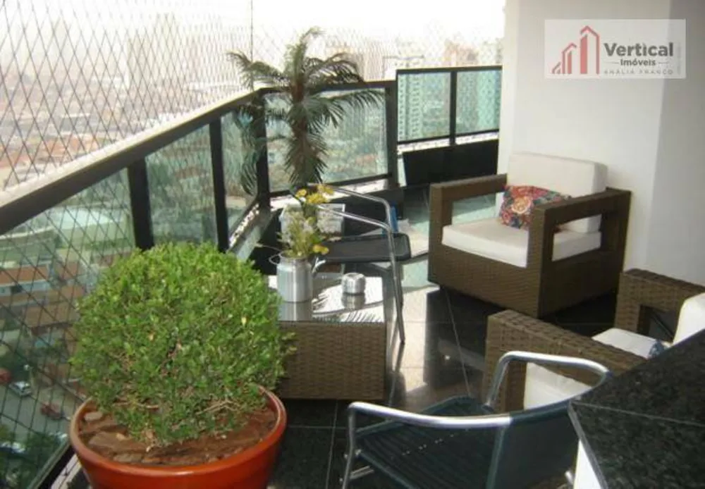 Apartamento, 3 quartos, 225 m² - Foto 1