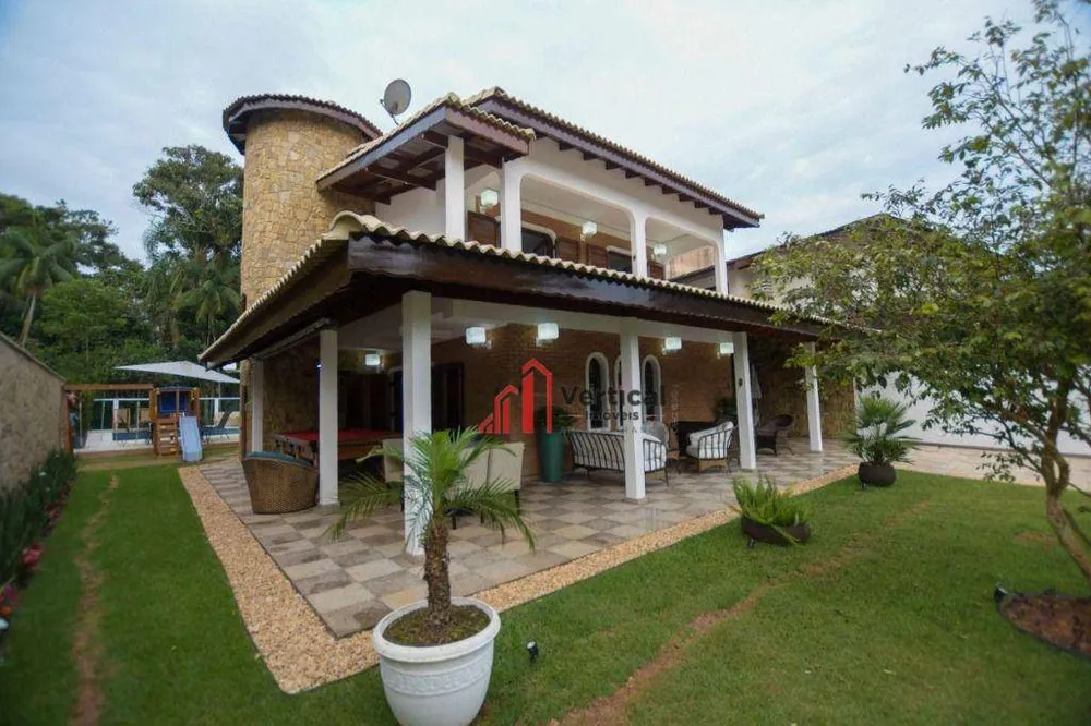 Sobrado, 5 quartos, 302 m² - Foto 1