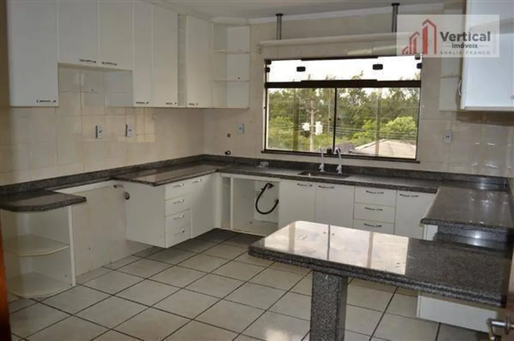 Sobrado, 4 quartos, 200 m² - Foto 1