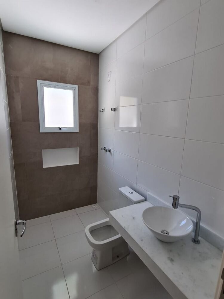 Casa à venda com 3 quartos, 330m² - Foto 7