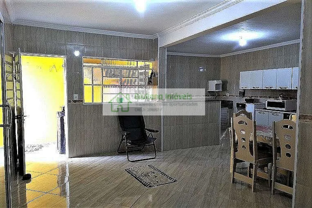 Casa, 3 quartos, 200 m² - Foto 1