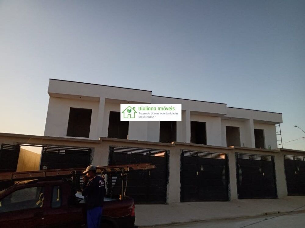 Casa à venda com 2 quartos, 77m² - Foto 2