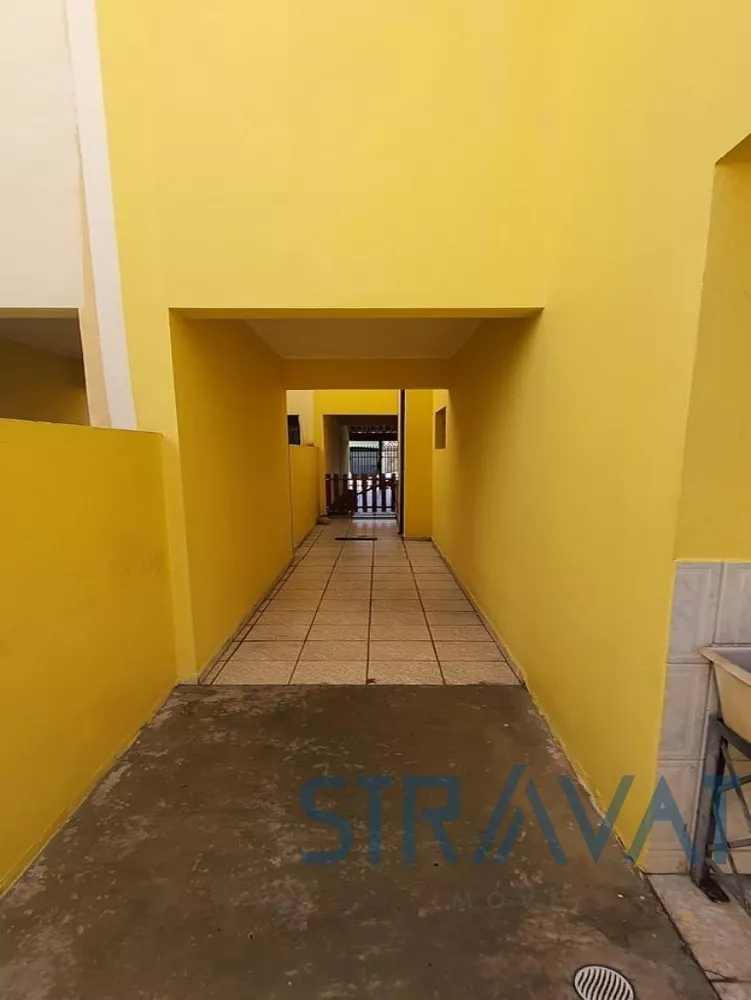 Casa à venda com 3 quartos, 138m² - Foto 2