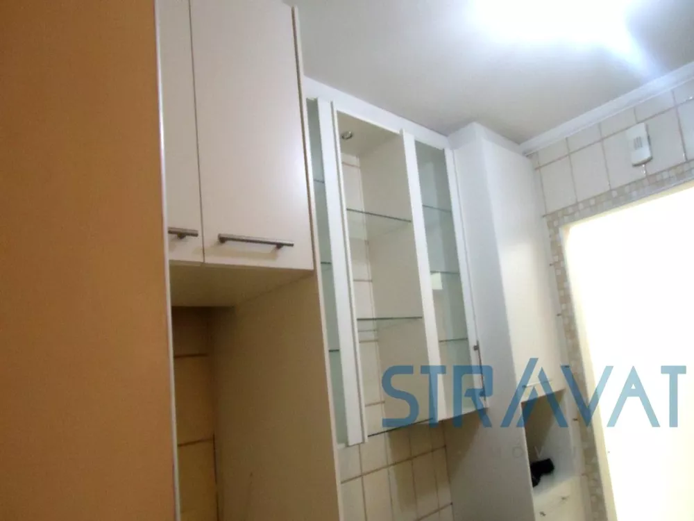 Apartamento à venda com 3 quartos, 75m² - Foto 2