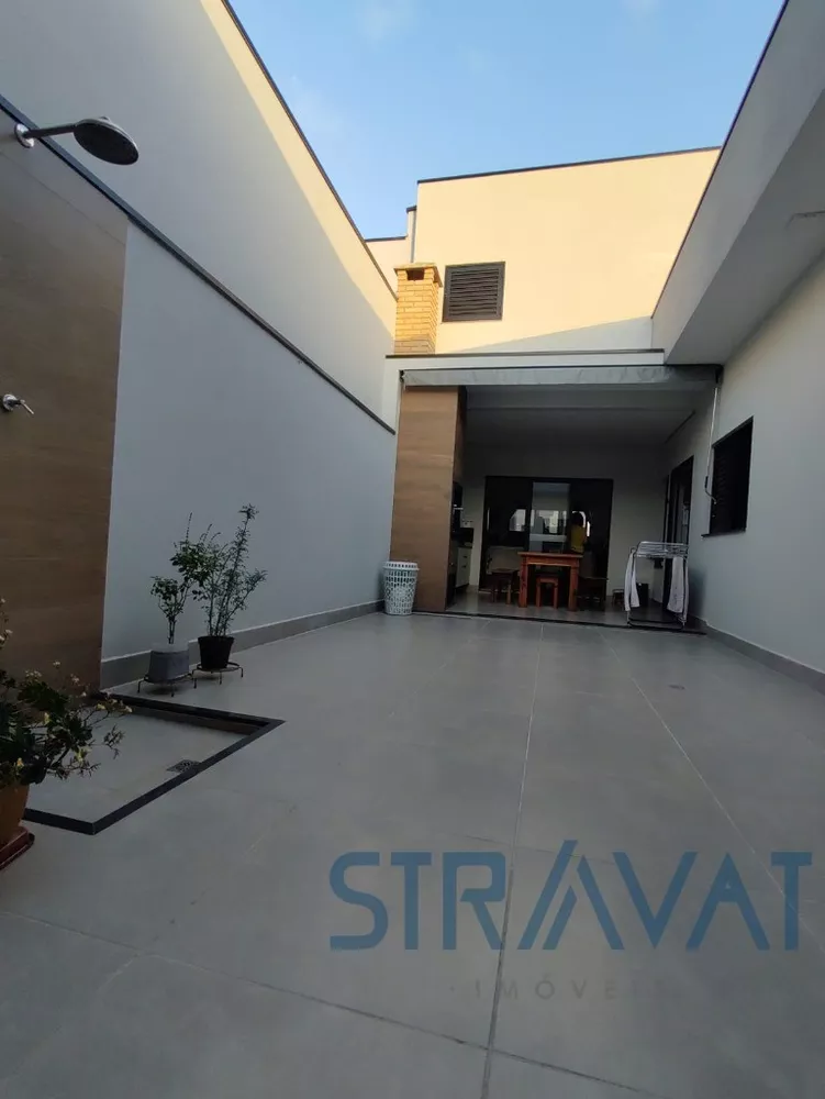 Casa à venda com 3 quartos, 145m² - Foto 1