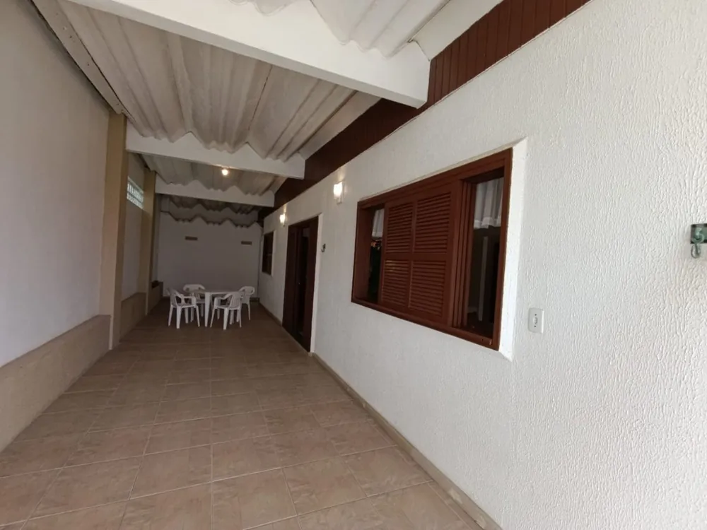 Casa, 5 quartos, 188 m² - Foto 1