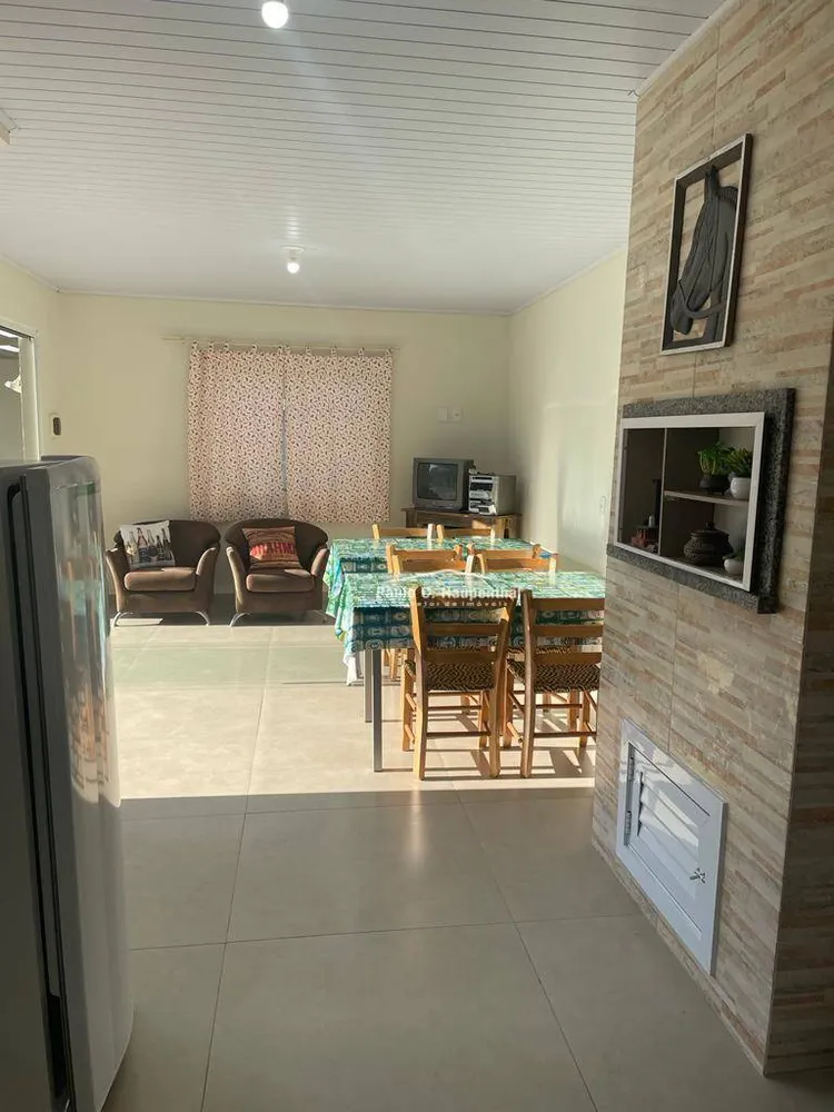 Casa, 6 quartos, 220 m² - Foto 2