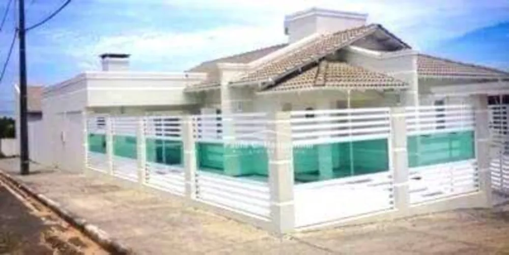 Casa, 3 quartos, 230 m² - Foto 1