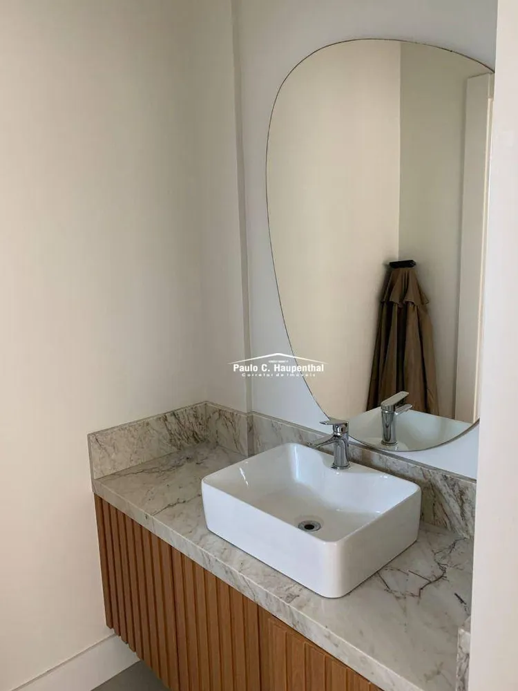 Apartamento, 3 quartos, 169 m² - Foto 2