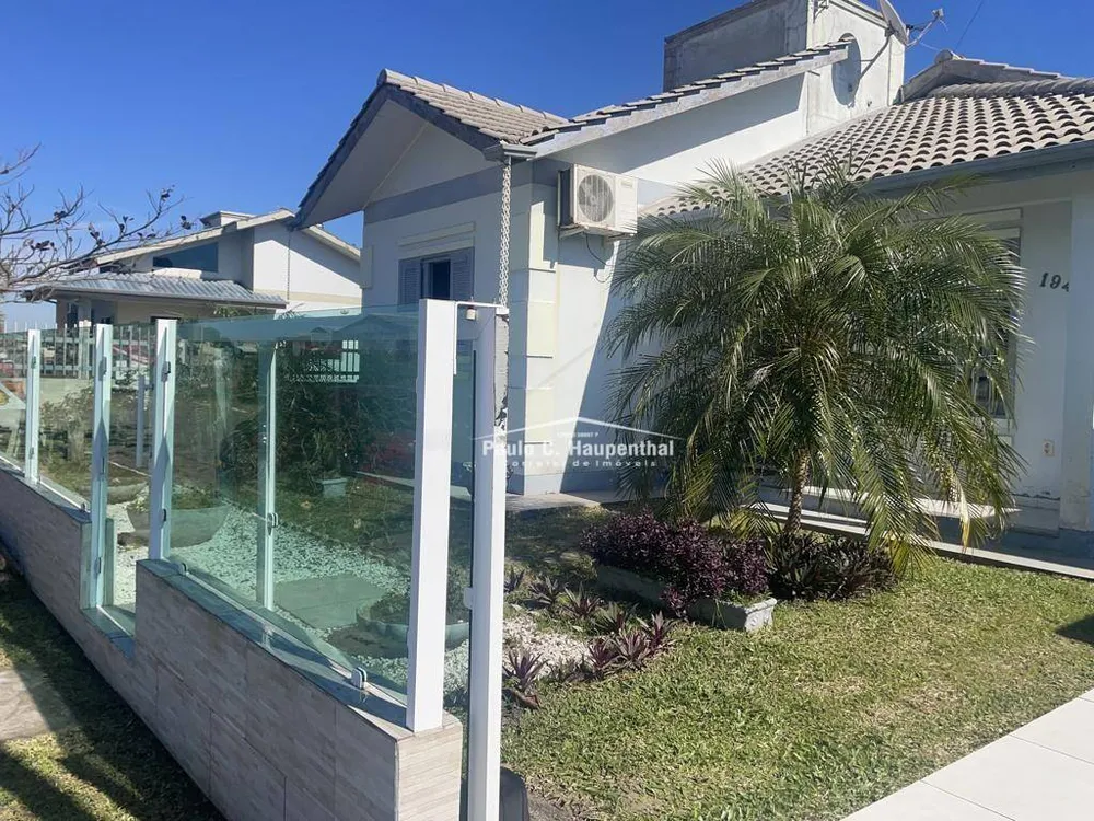 Casa, 4 quartos, 220 m² - Foto 1