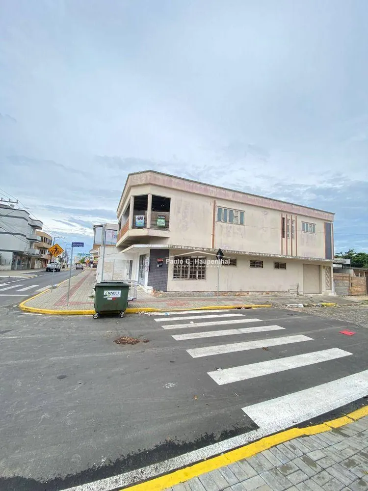 Casa, 4 quartos, 380 m² - Foto 1