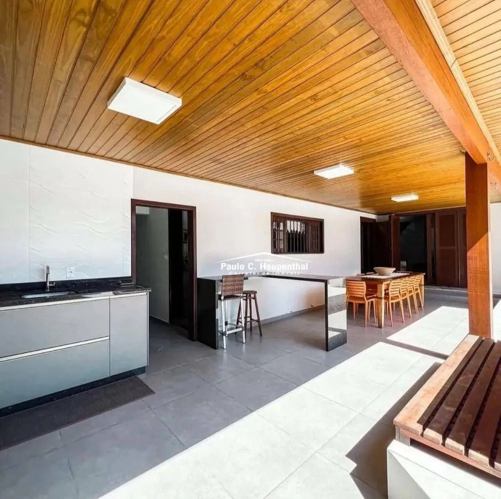 Casa, 5 quartos, 230 m² - Foto 3