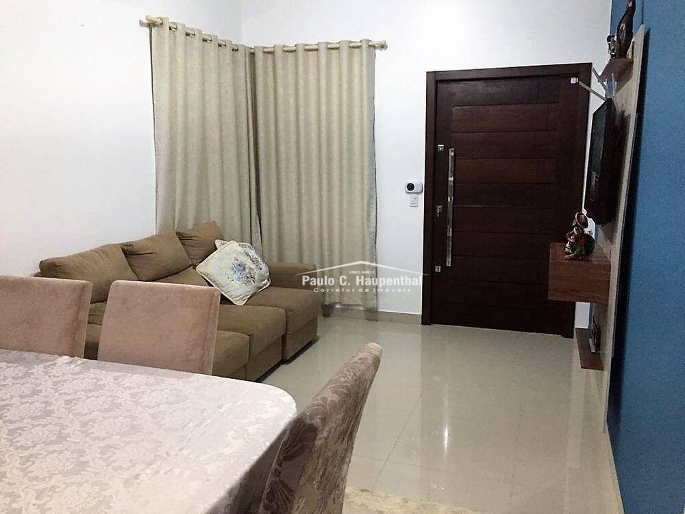 Casa à venda com 2 quartos, 56m² - Foto 1
