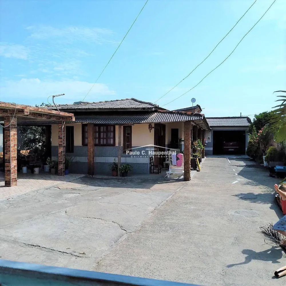 Casa, 6 quartos, 200 m² - Foto 1