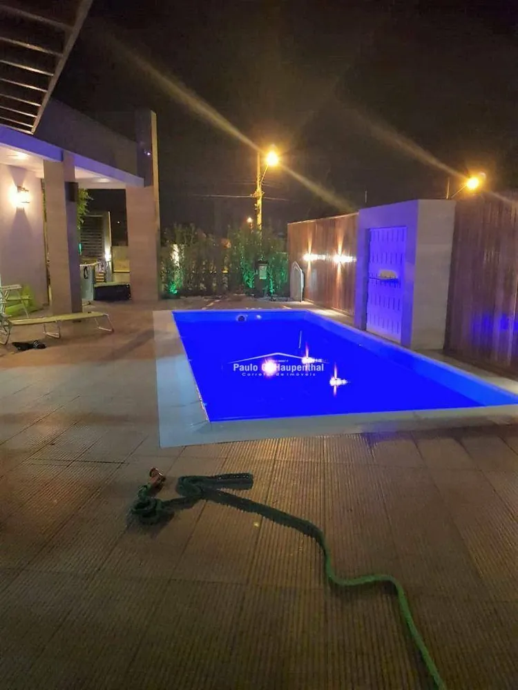 Casa, 4 quartos, 222 m² - Foto 1