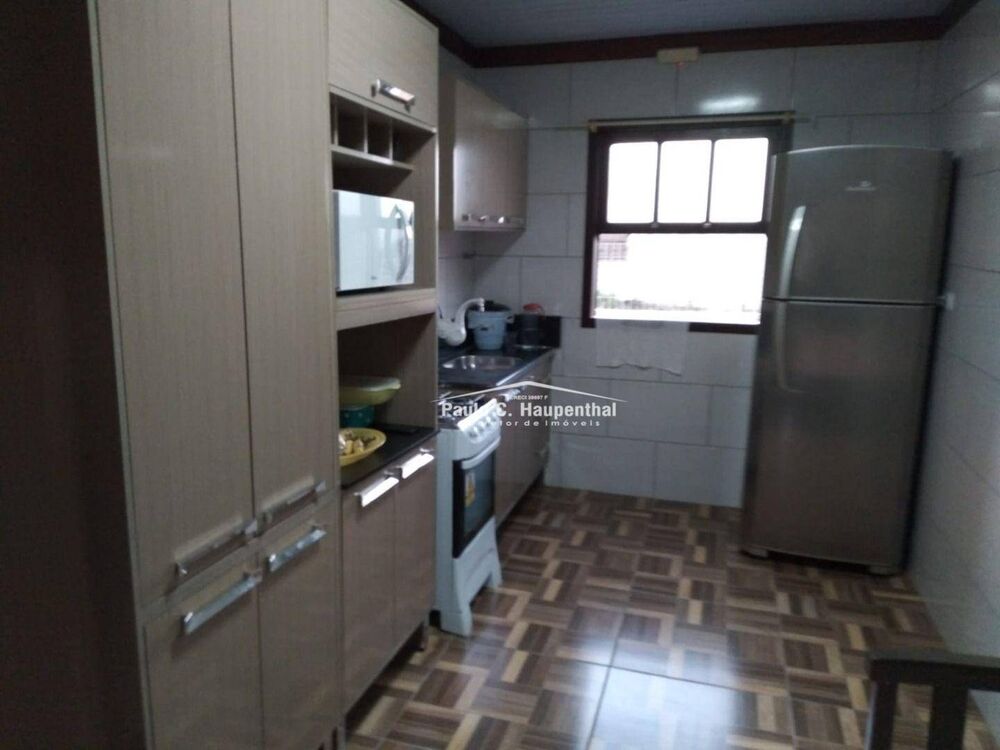 Casa à venda com 2 quartos, 125m² - Foto 2