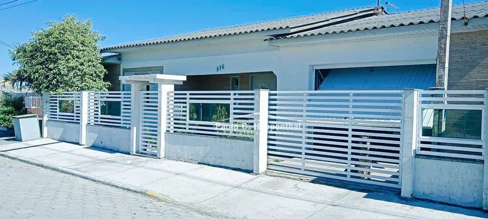 Casa, 4 quartos, 223 m² - Foto 1