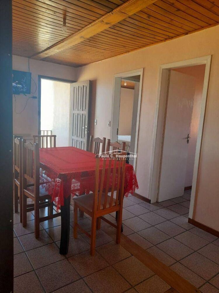 Casa à venda com 8 quartos, 271m² - Foto 1