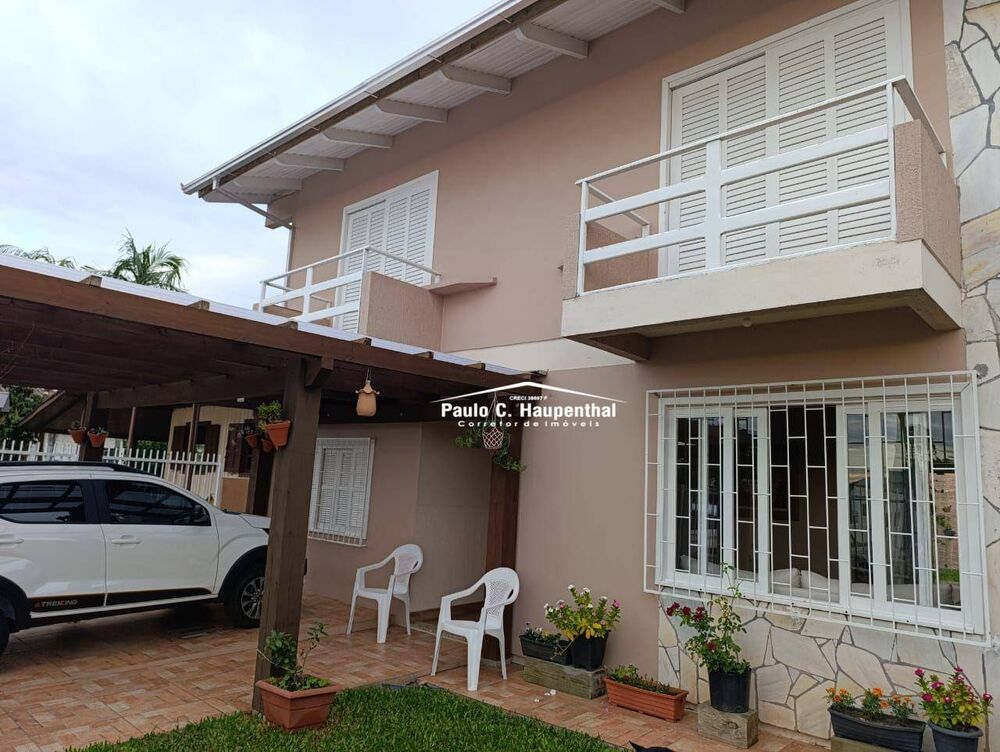 Casa à venda com 4 quartos, 200m² - Foto 1
