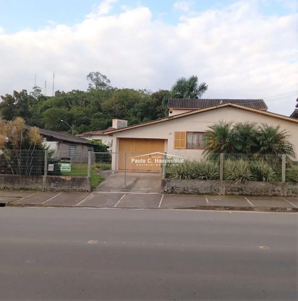 Casa, 4 quartos, 220 m² - Foto 1