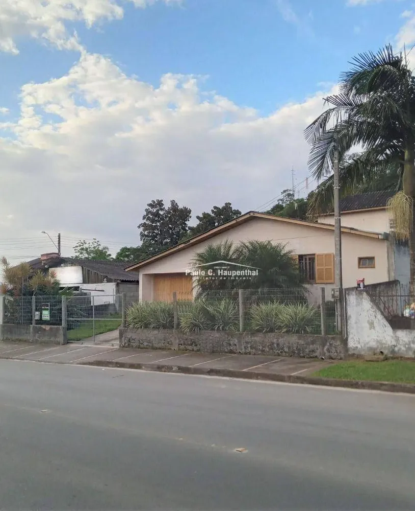 Casa, 4 quartos, 220 m² - Foto 2