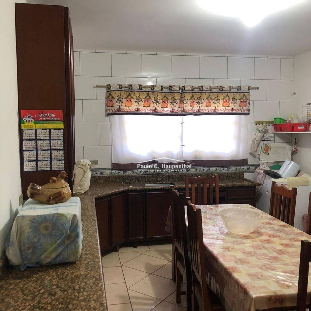 Casa, 5 quartos, 210 m² - Foto 2