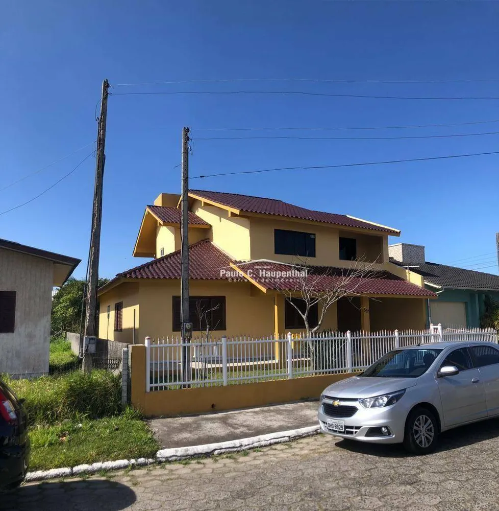 Casa, 5 quartos, 210 m² - Foto 1