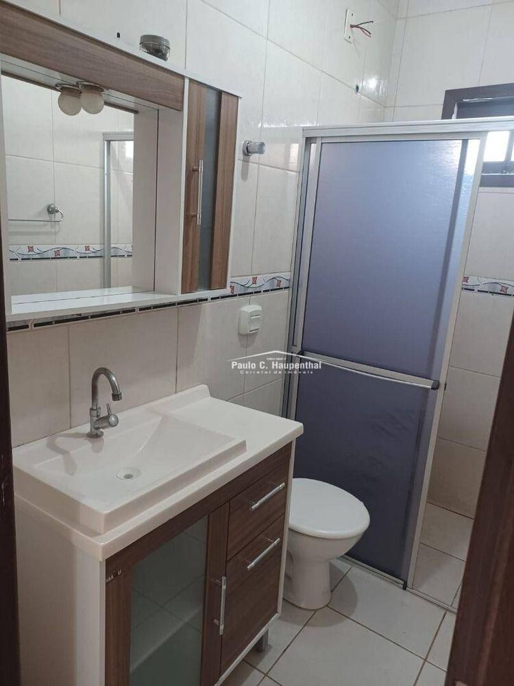 Casa à venda com 2 quartos, 105m² - Foto 2