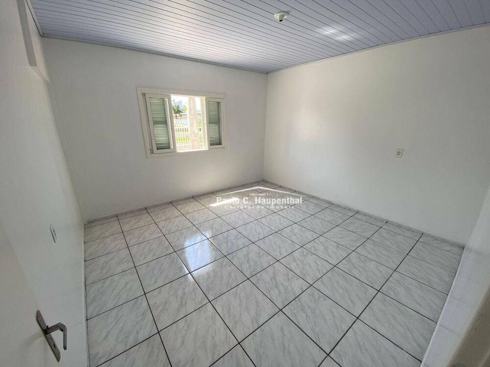 Casa, 4 quartos, 215 m² - Foto 2