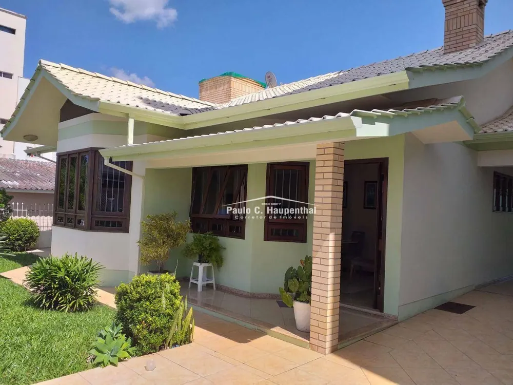 Casa, 3 quartos, 220 m² - Foto 1