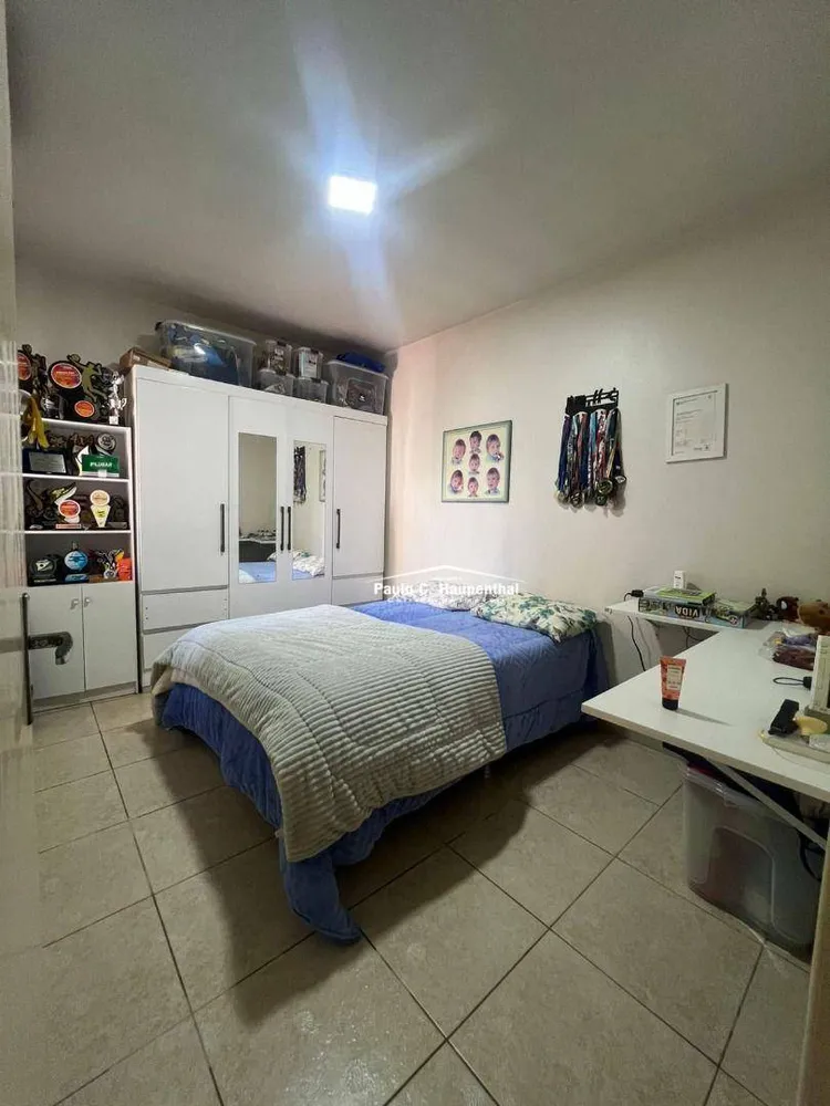 Casa, 5 quartos, 201 m² - Foto 2