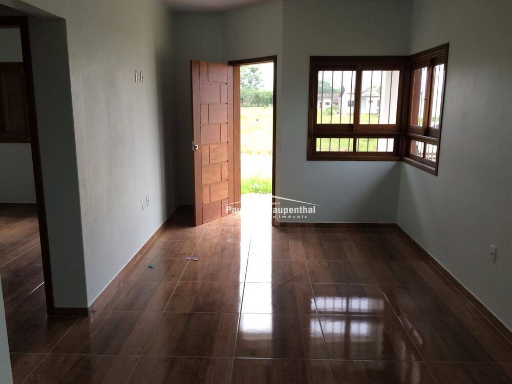 Casa à venda com 2 quartos, 130m² - Foto 2
