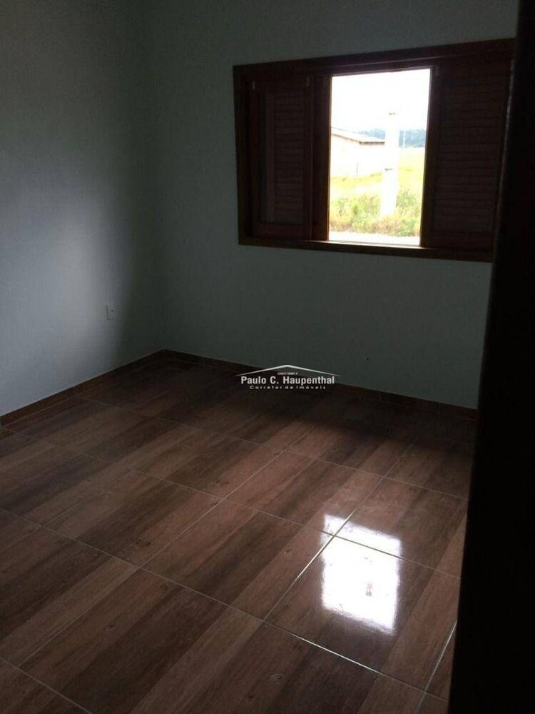 Casa à venda com 2 quartos, 130m² - Foto 1