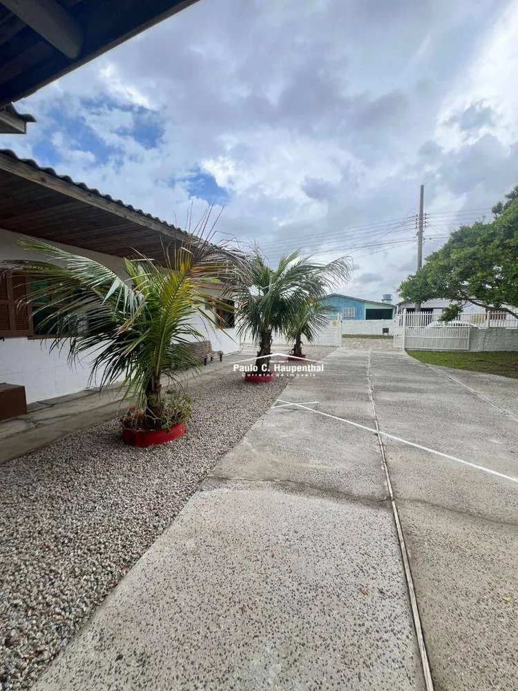 Casa, 8 quartos, 200 m² - Foto 1