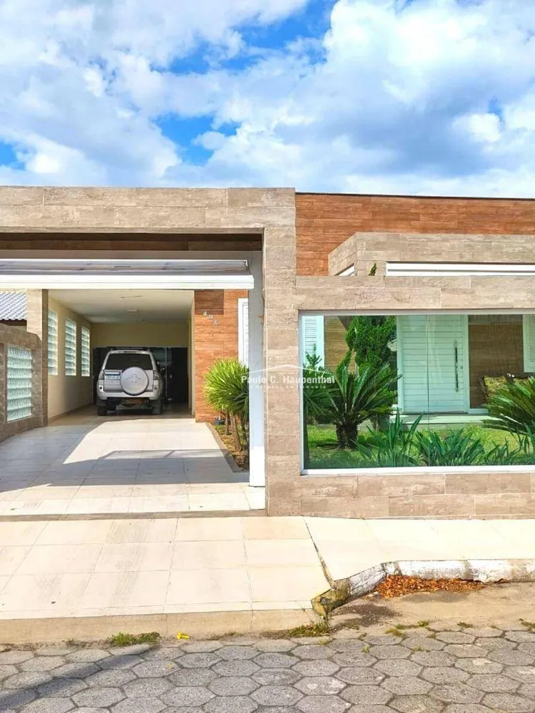 Casa, 4 quartos, 260 m² - Foto 1