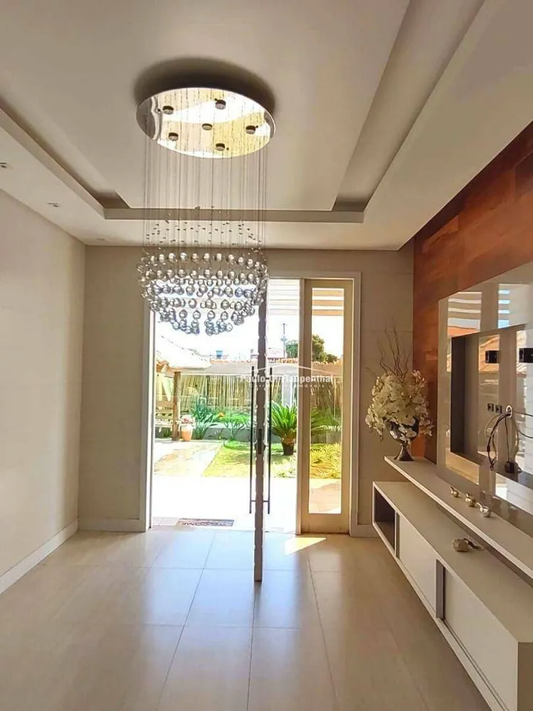 Casa, 4 quartos, 260 m² - Foto 11