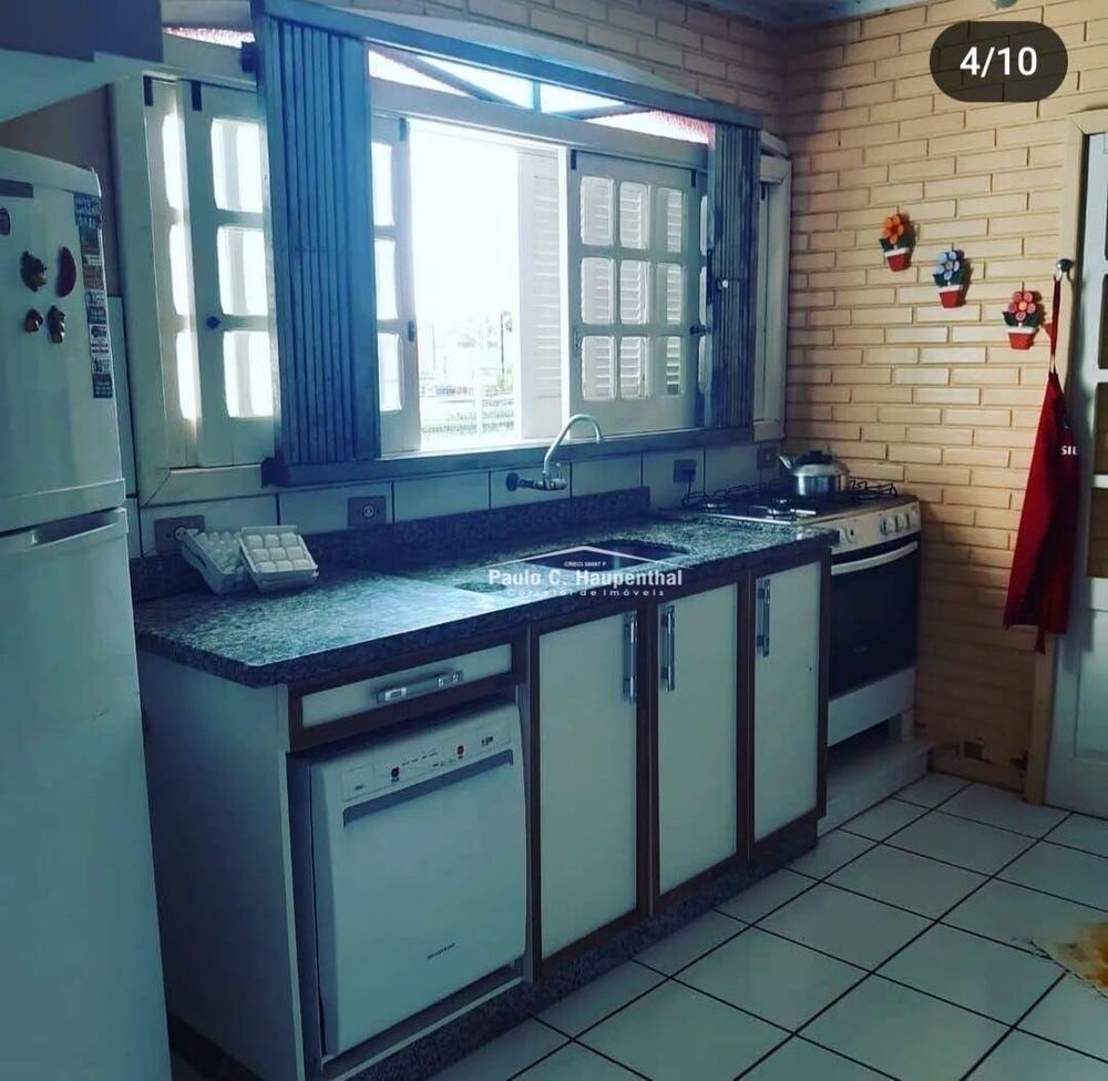 Casa, 4 quartos, 260 m² - Foto 1