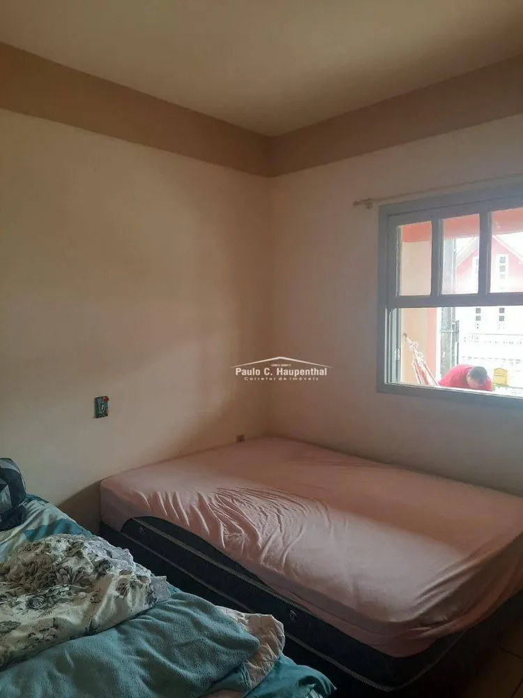 Casa, 6 quartos, 185 m² - Foto 1