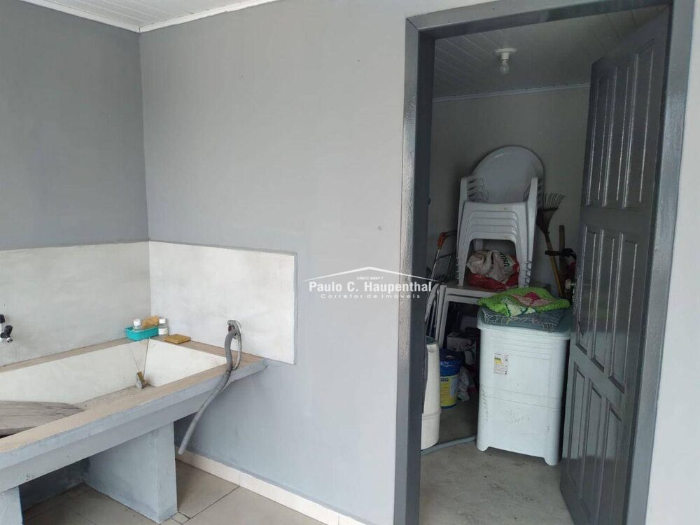 Casa à venda com 4 quartos, 200m² - Foto 2