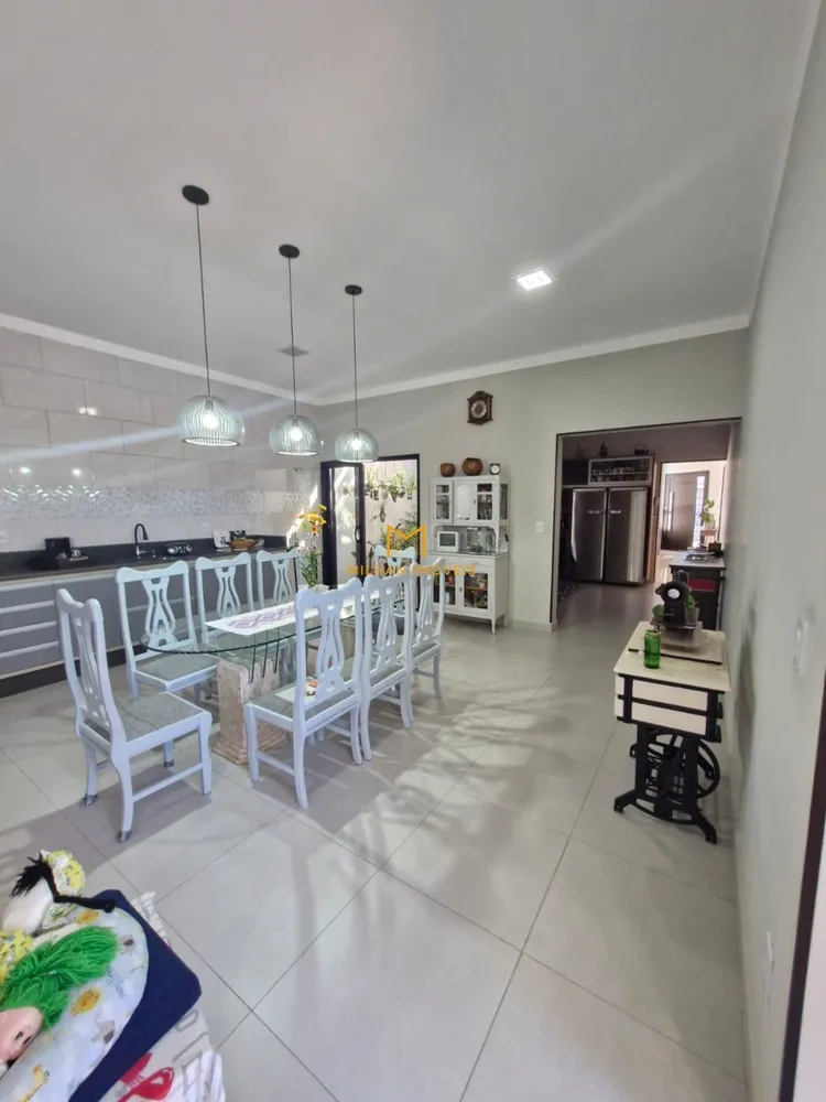 Casa, 3 quartos, 206 m² - Foto 2