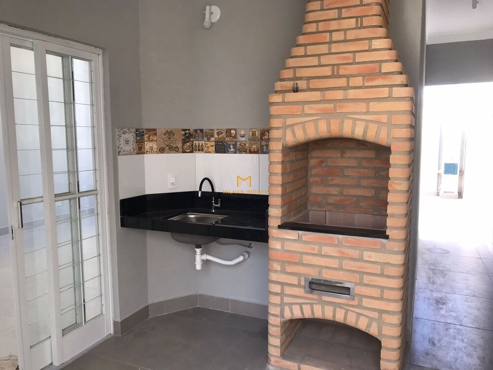 Casa à venda com 3 quartos, 175m² - Foto 1