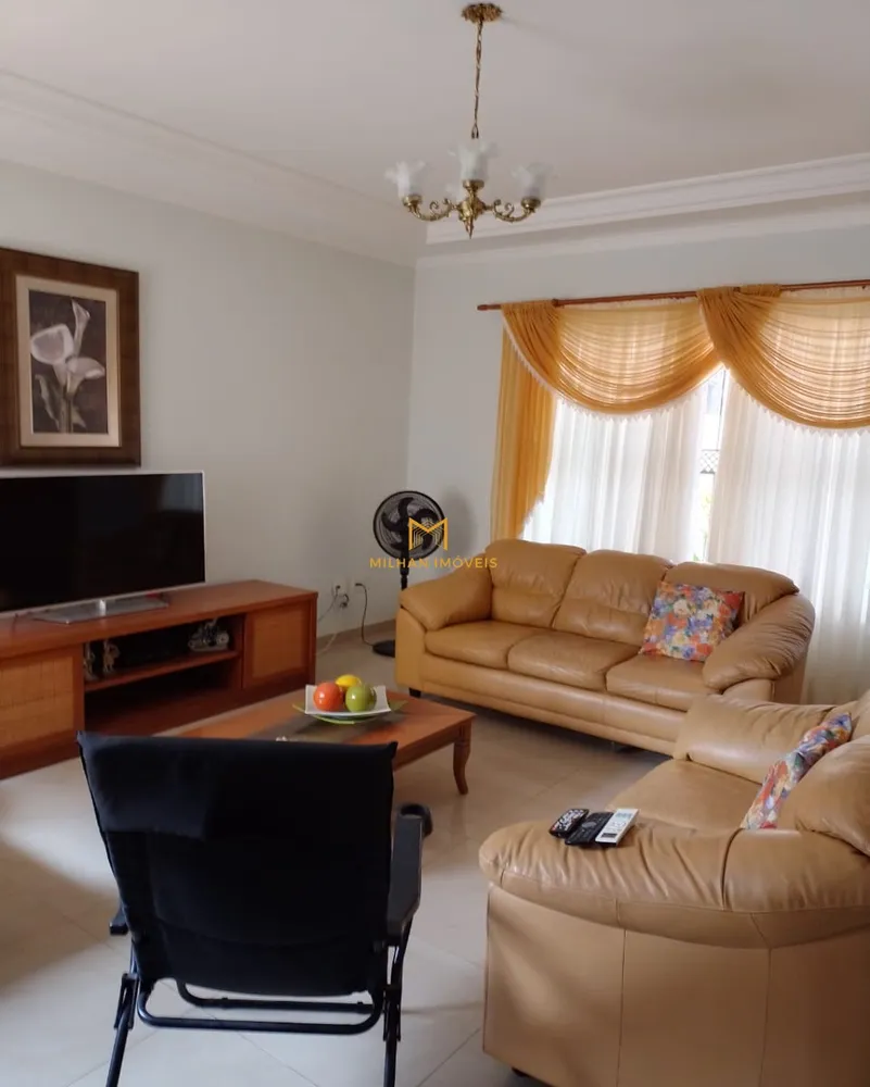 Casa, 3 quartos, 235 m² - Foto 1
