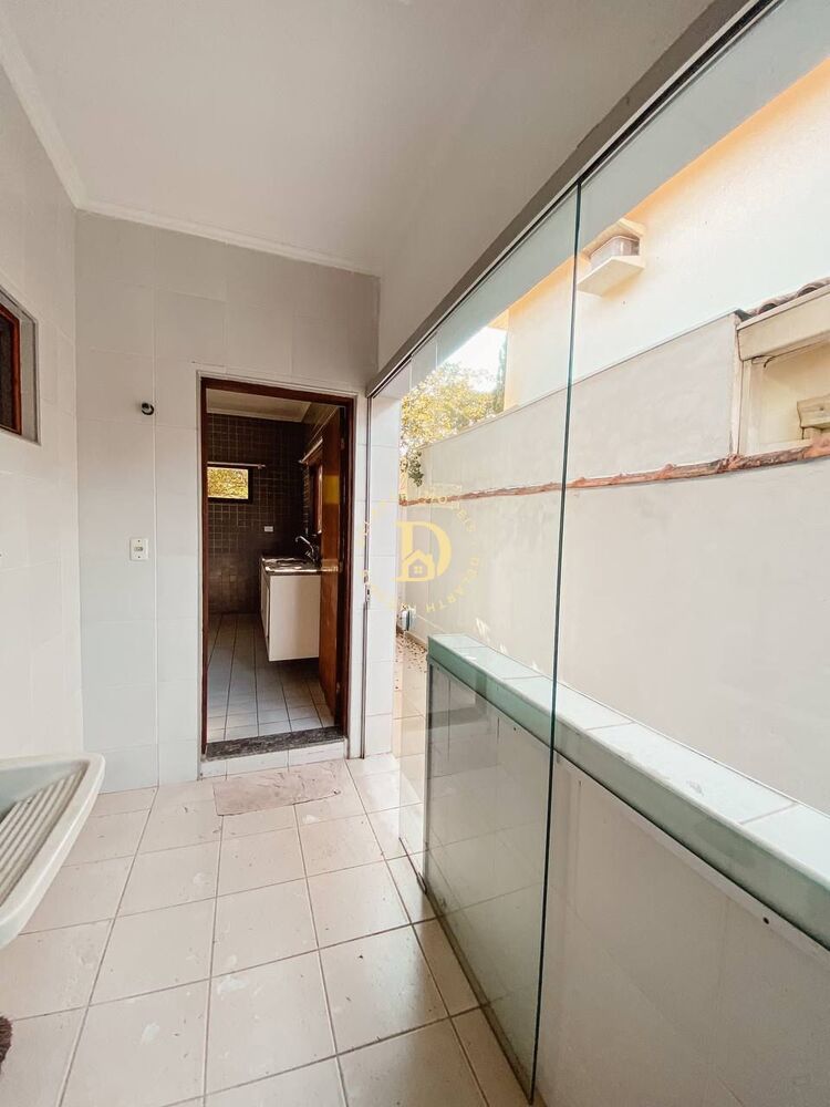Casa de Condomínio à venda com 4 quartos, 210m² - Foto 9