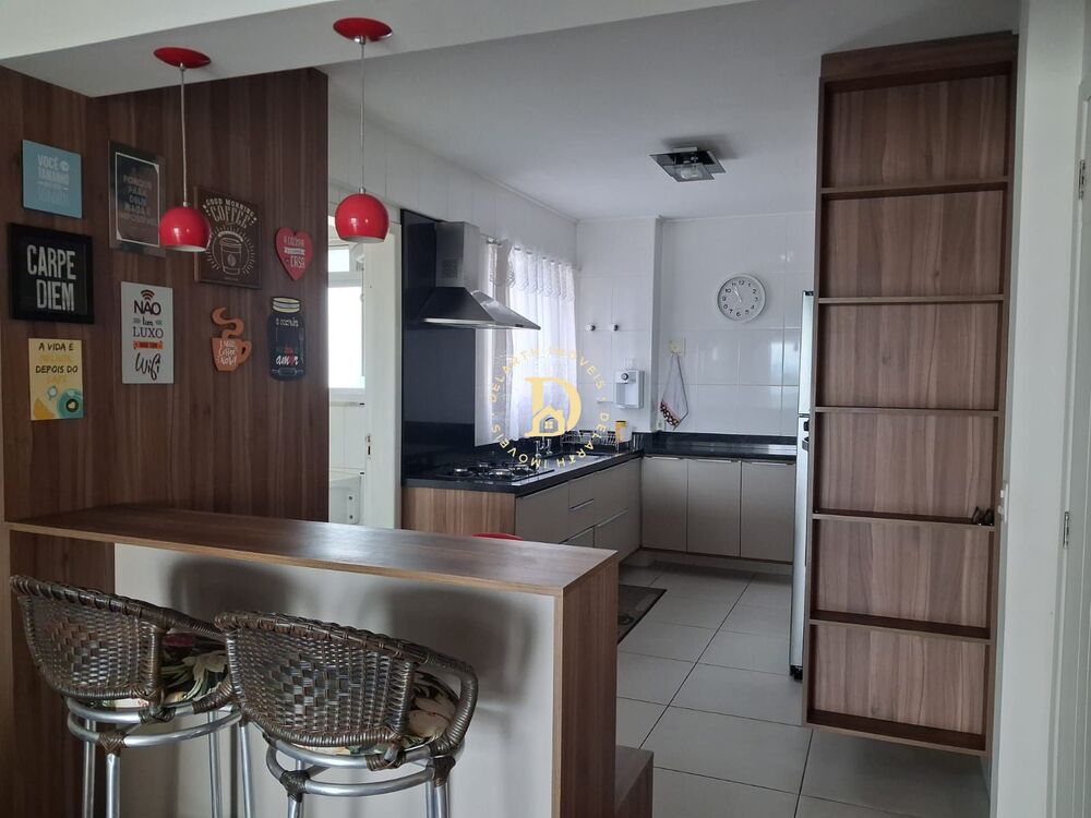 Apartamento à venda com 3 quartos, 100m² - Foto 1