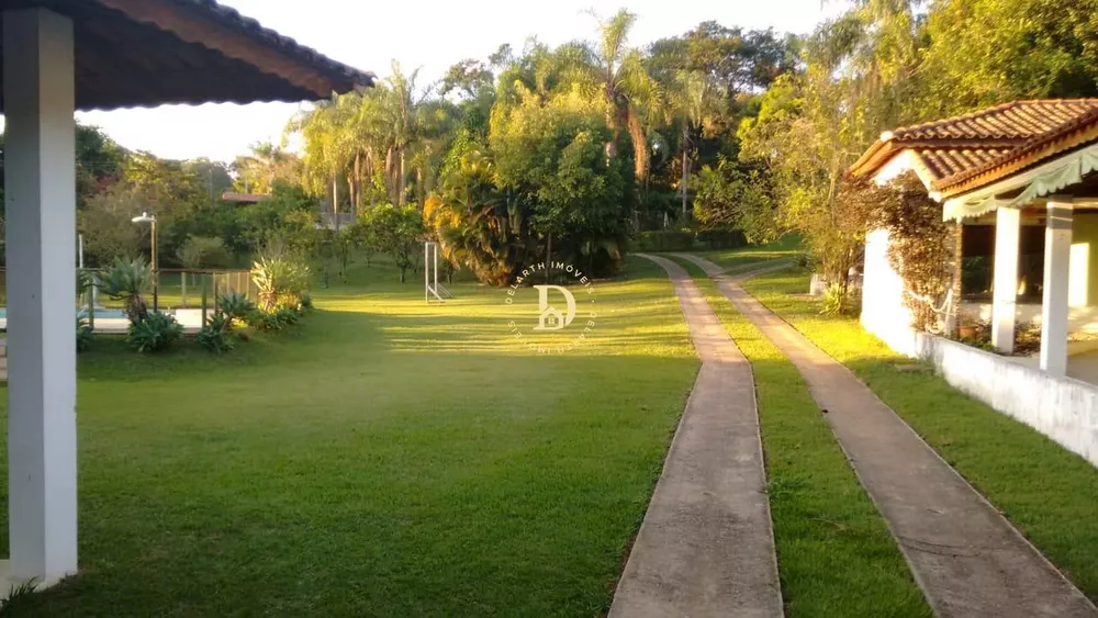 Fazenda à venda com 3 quartos, 900m² - Foto 1