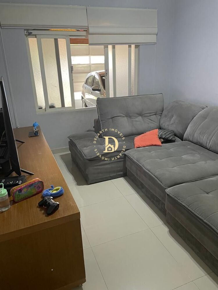 Casa à venda com 3 quartos, 92m² - Foto 1